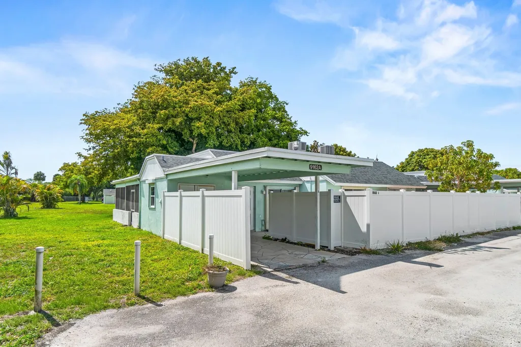 9162 SW 5th Street Boca Raton FL 33428