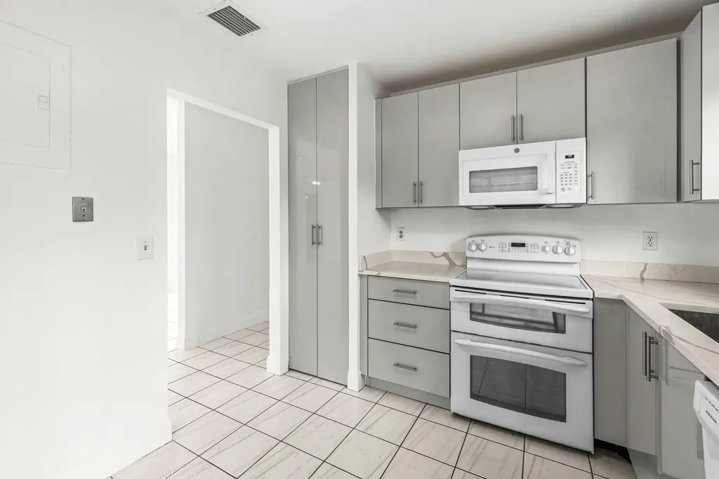 9162 SW 5th Street Boca Raton FL 33428