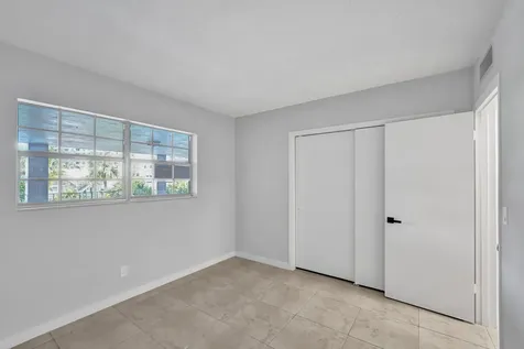 455 Paradise Isle Boulevard Hallandale Beach FL 33009