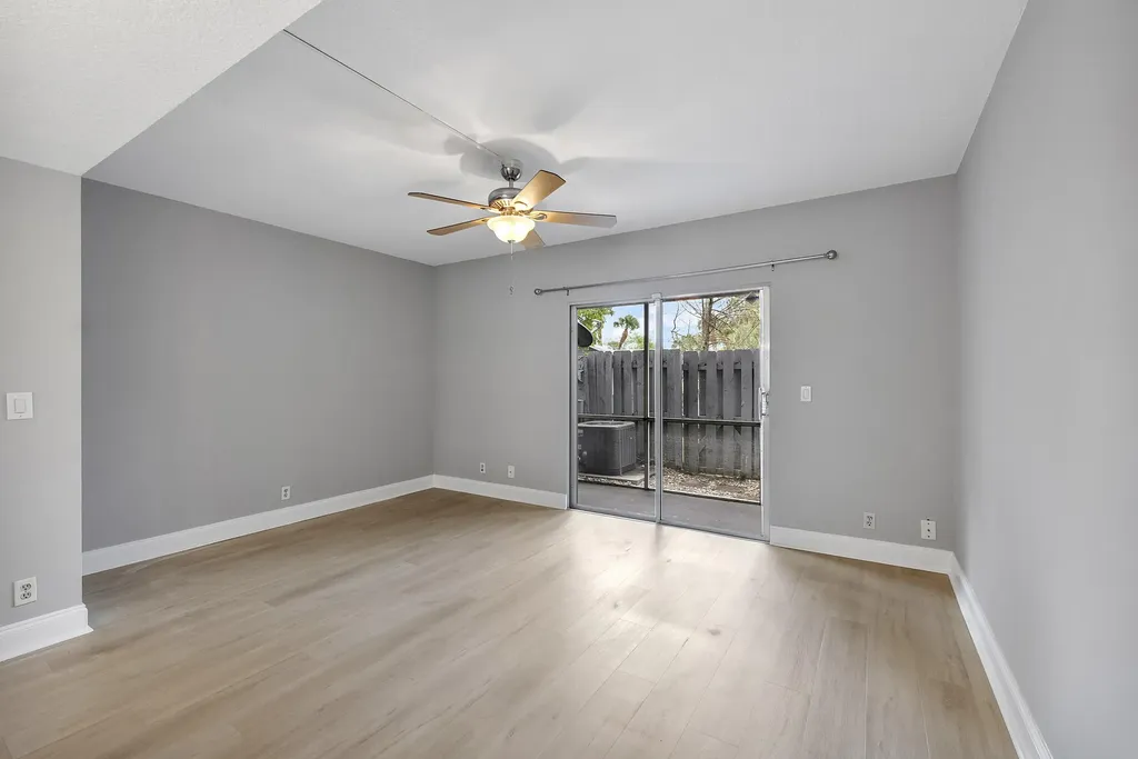 185 SW 3rd Street Pompano Beach FL 33060