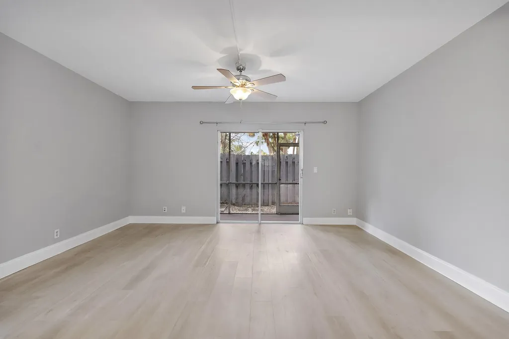 185 SW 3rd Street Pompano Beach FL 33060