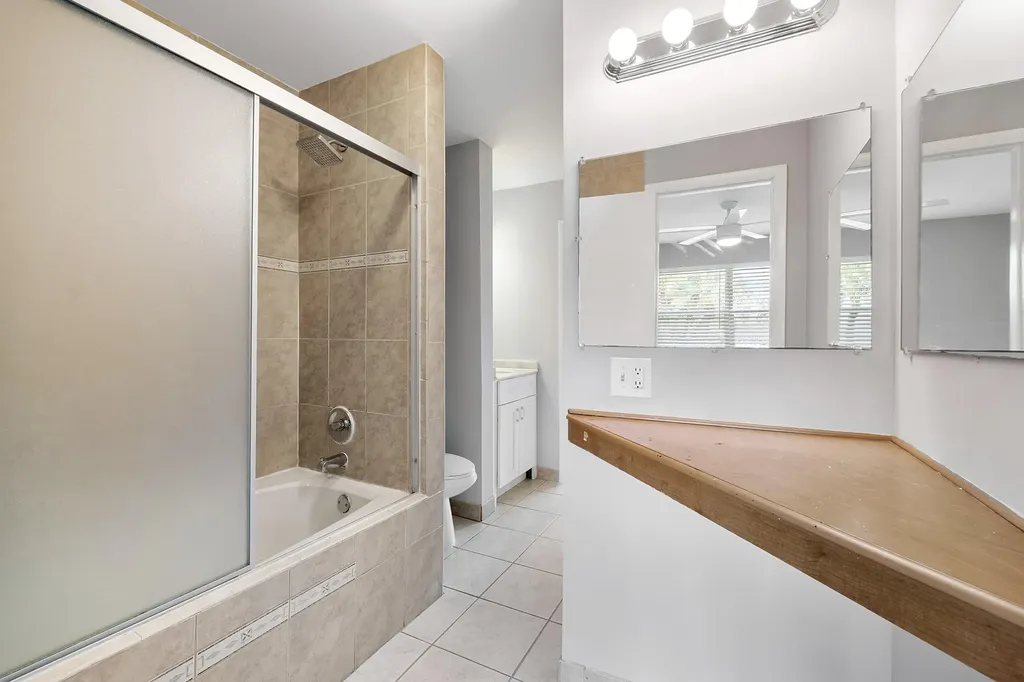 185 SW 3rd Street Pompano Beach FL 33060