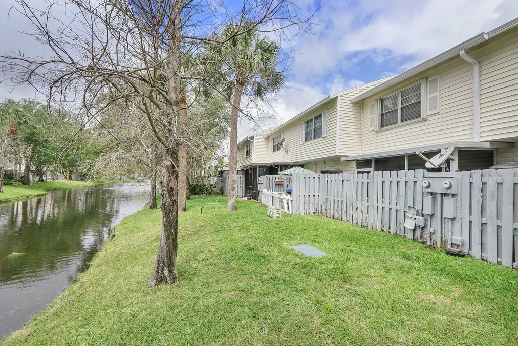 185 SW 3rd Street Pompano Beach FL 33060