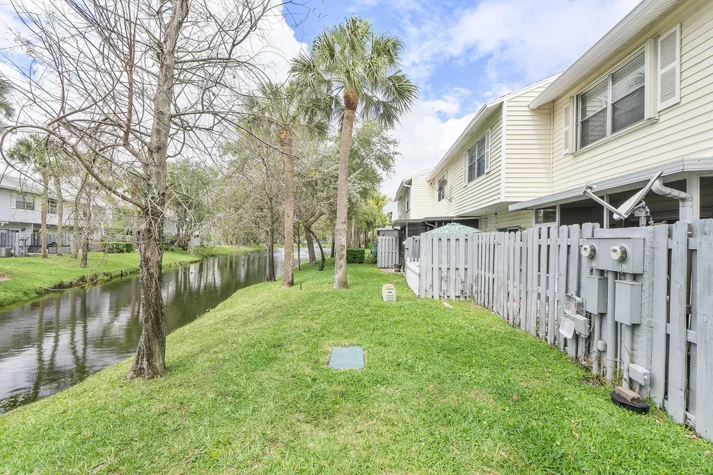 185 SW 3rd Street Pompano Beach FL 33060