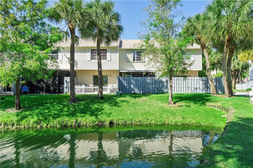 185 SW 3rd Street Pompano Beach FL 33060