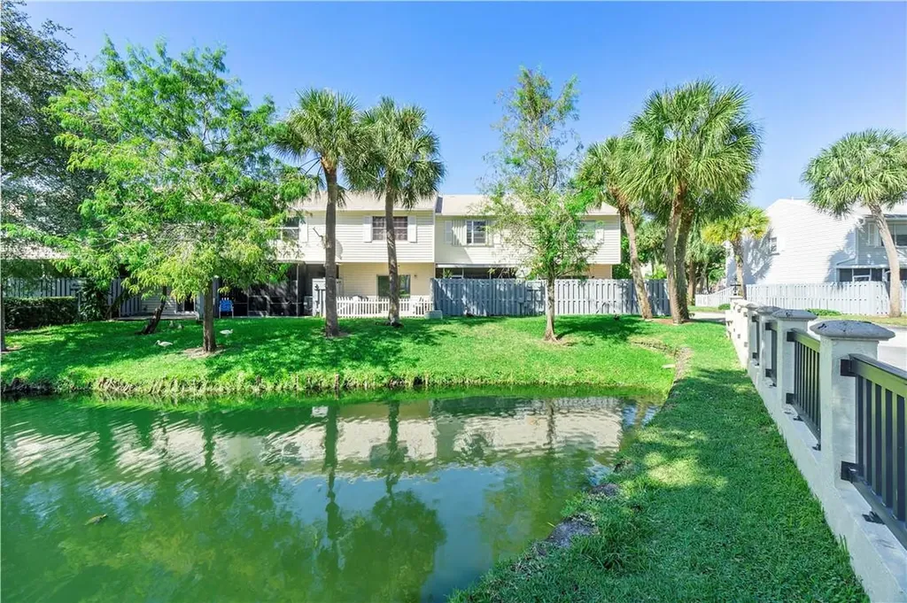 185 SW 3rd Street Pompano Beach FL 33060