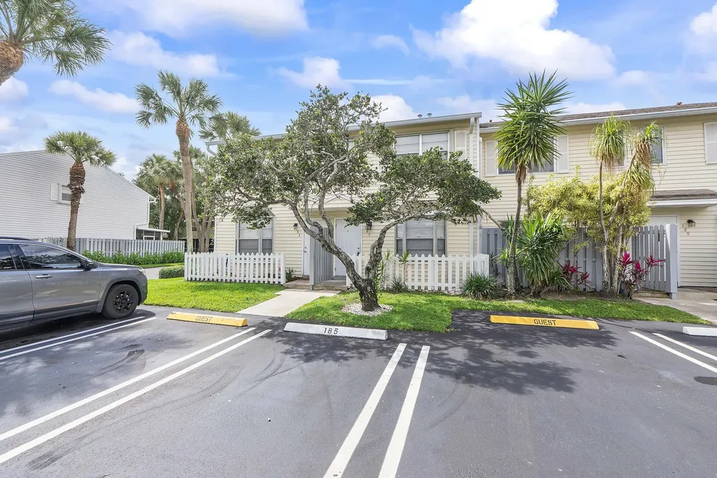 185 SW 3rd Street Pompano Beach FL 33060