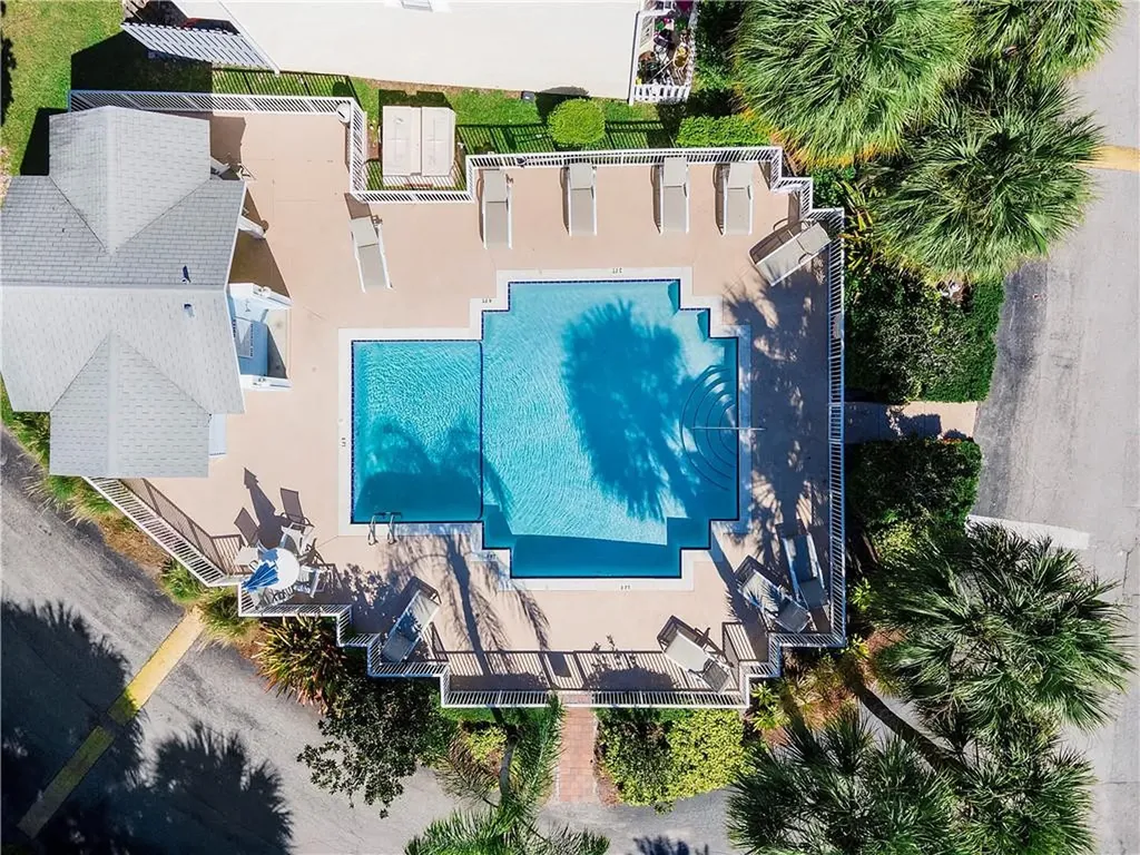 185 SW 3rd Street Pompano Beach FL 33060