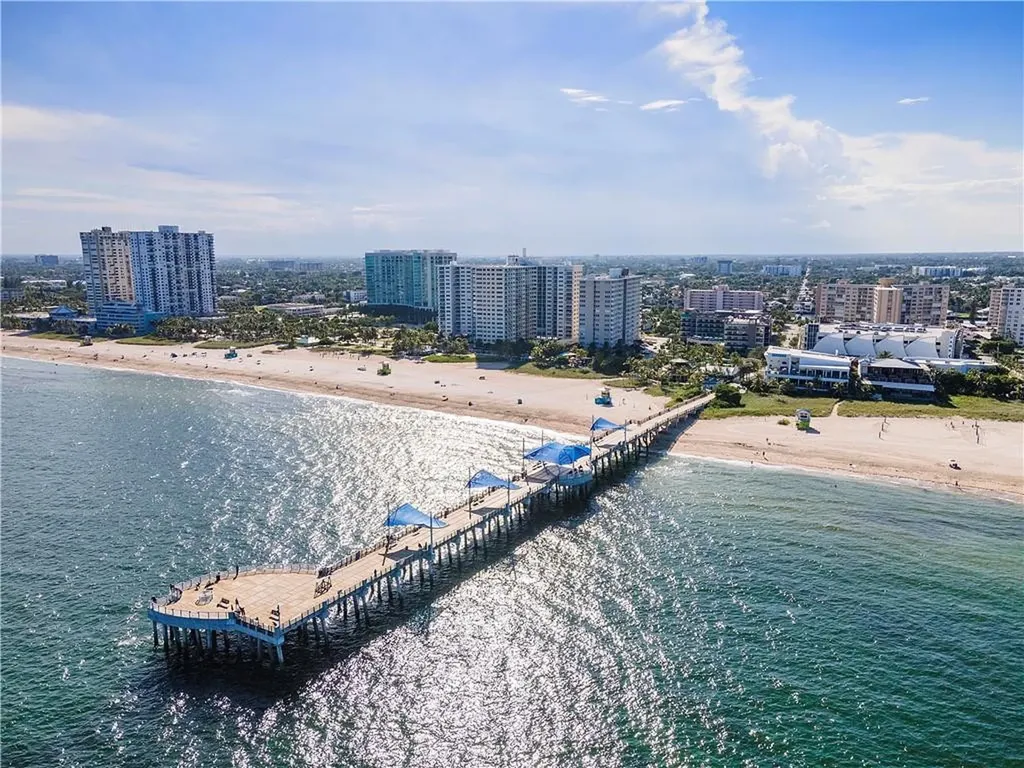 185 SW 3rd Street Pompano Beach FL 33060