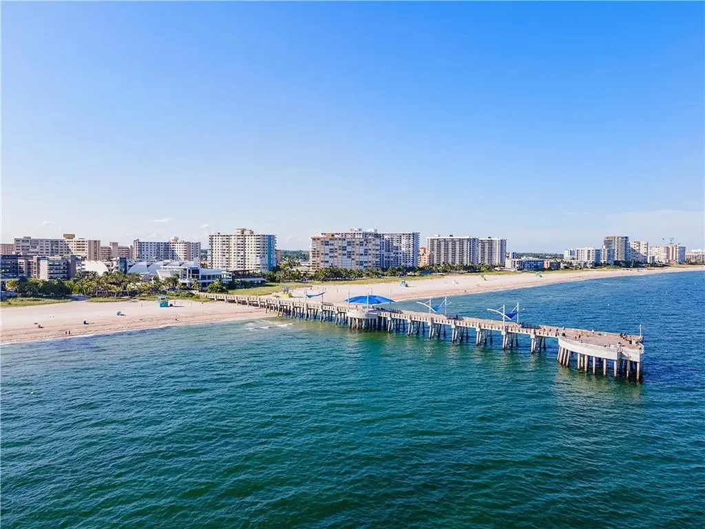 185 SW 3rd Street Pompano Beach FL 33060