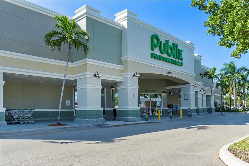 185 SW 3rd Street Pompano Beach FL 33060