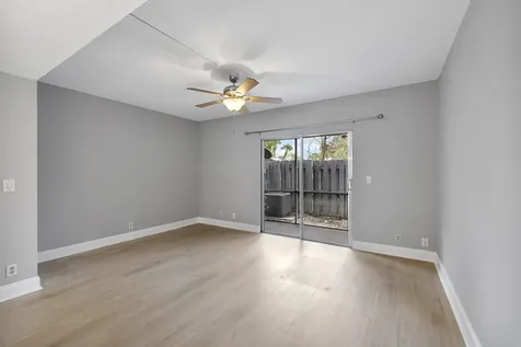 185 SW 3rd Street Pompano Beach FL 33060
