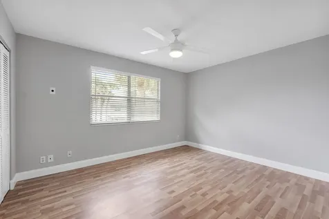 185 SW 3rd Street Pompano Beach FL 33060