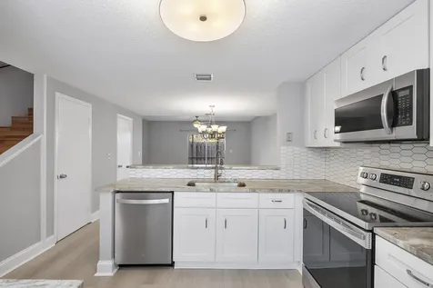 185 SW 3rd Street Pompano Beach FL 33060