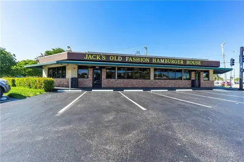 185 SW 3rd Street Pompano Beach FL 33060