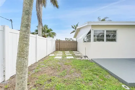 1029 SE 14th Street Deerfield Beach FL 33441