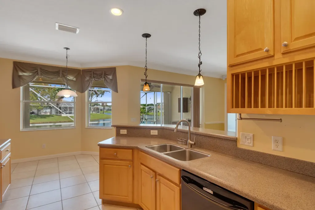 5370 E 1st Square SW Vero Beach FL 32968