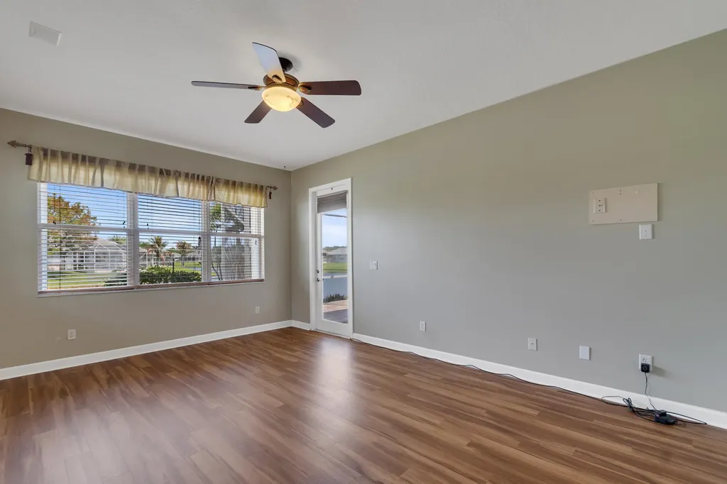 5370 E 1st Square SW Vero Beach FL 32968