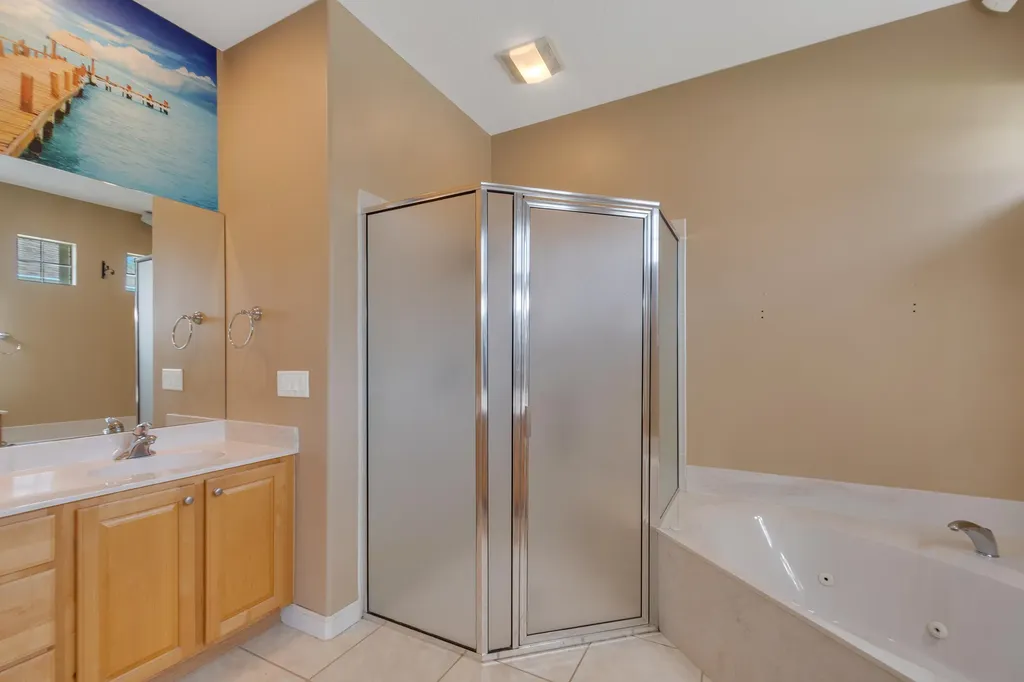 5370 E 1st Square SW Vero Beach FL 32968