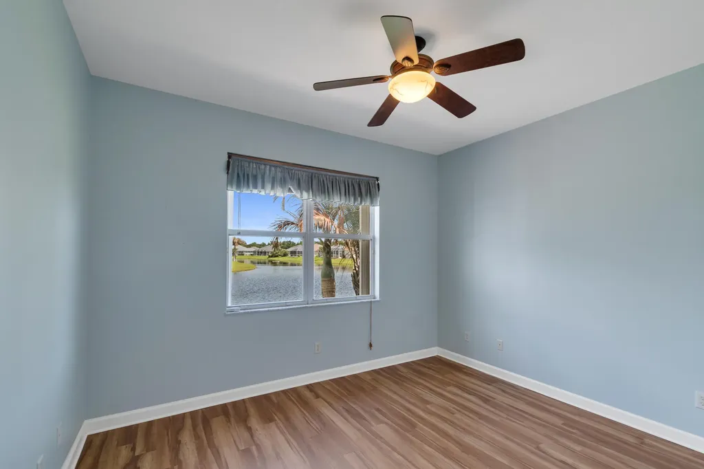 5370 E 1st Square SW Vero Beach FL 32968