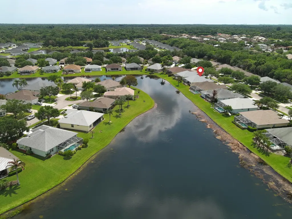 5370 E 1st Square SW Vero Beach FL 32968