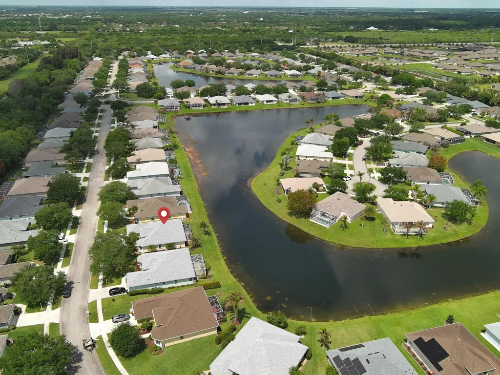5370 E 1st Square SW Vero Beach FL 32968
