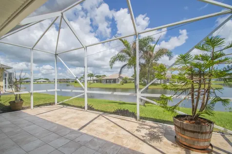 5370 E 1st Square SW Vero Beach FL 32968