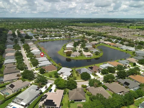 5370 E 1st Square SW Vero Beach FL 32968