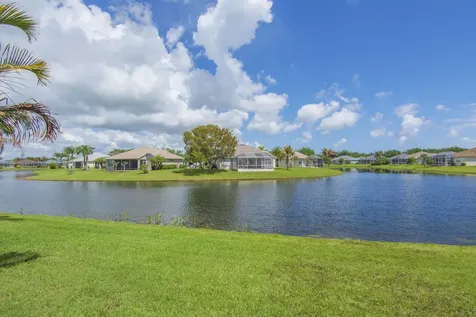 5370 E 1st Square SW Vero Beach FL 32968