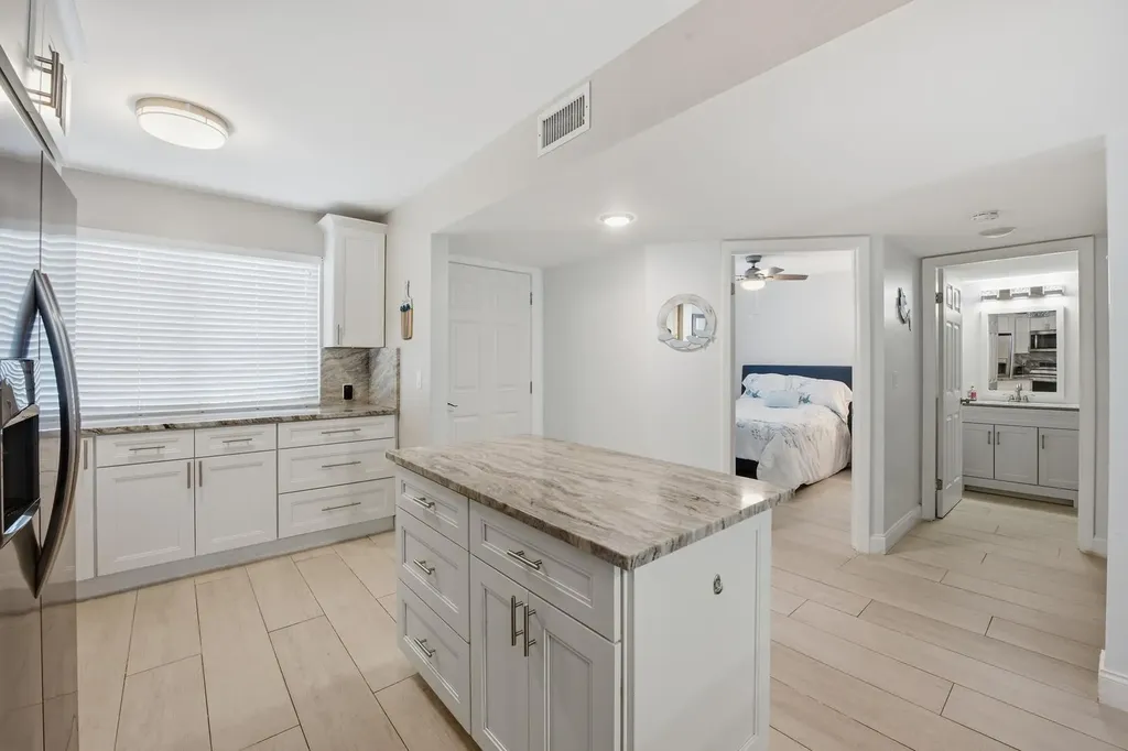 3138 Via Poinciana Lake Worth FL 33467