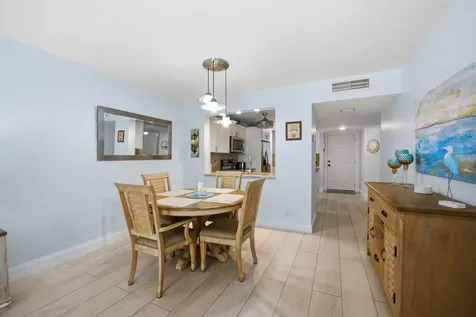 3138 Via Poinciana Lake Worth FL 33467
