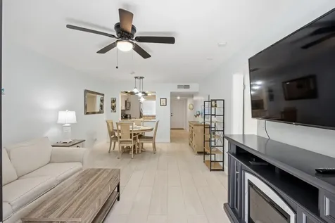 3138 Via Poinciana Lake Worth FL 33467