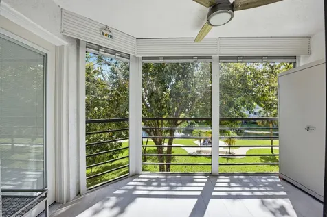 3138 Via Poinciana Lake Worth FL 33467