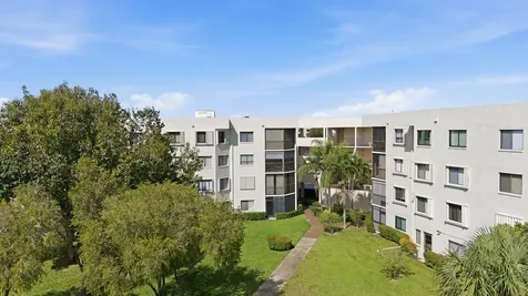 3138 Via Poinciana Lake Worth FL 33467