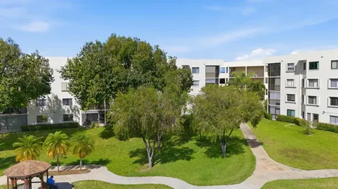 3138 Via Poinciana Lake Worth FL 33467