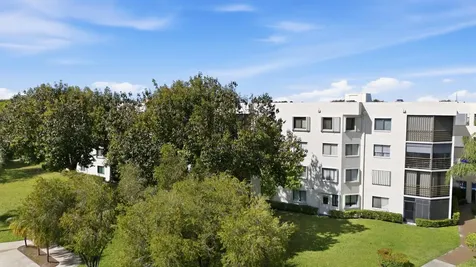 3138 Via Poinciana Lake Worth FL 33467