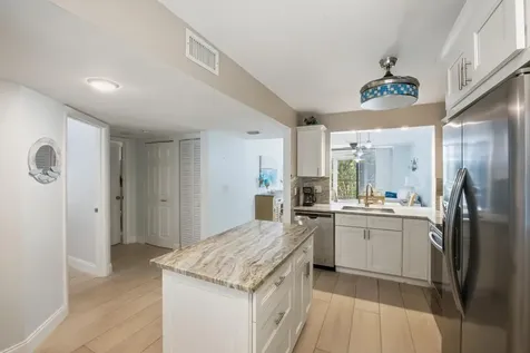 3138 Via Poinciana Lake Worth FL 33467