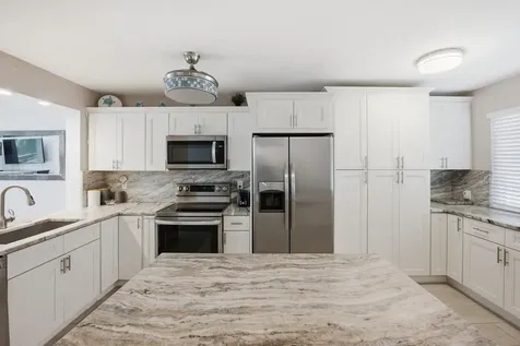 3138 Via Poinciana Lake Worth FL 33467