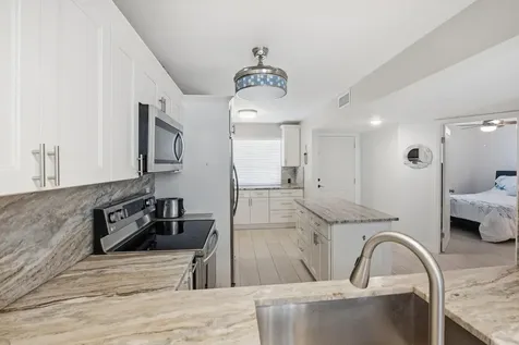 3138 Via Poinciana Lake Worth FL 33467