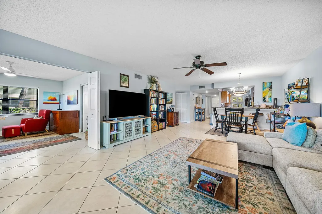 2900 SW 22nd Circle Delray Beach FL 33445