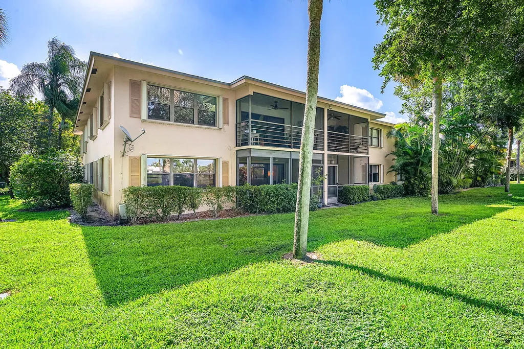 2900 SW 22nd Circle Delray Beach FL 33445