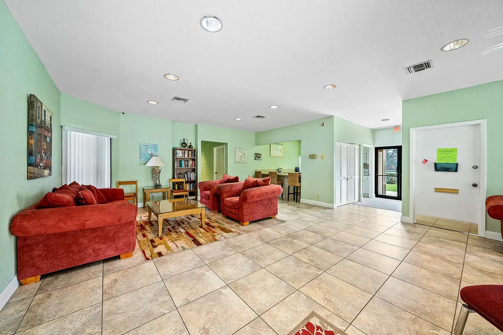 2900 SW 22nd Circle Delray Beach FL 33445