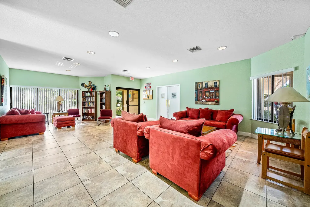 2900 SW 22nd Circle Delray Beach FL 33445