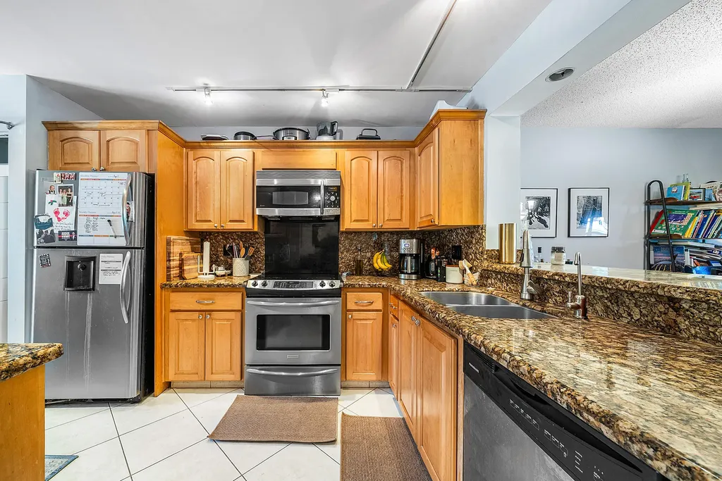 2900 SW 22nd Circle Delray Beach FL 33445