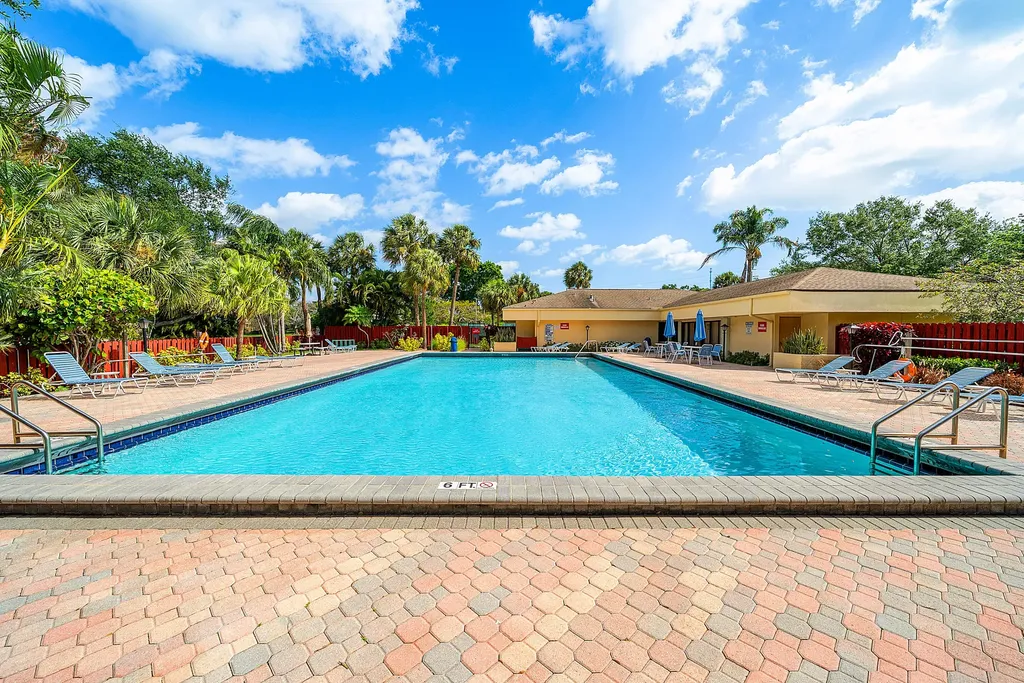 2900 SW 22nd Circle Delray Beach FL 33445
