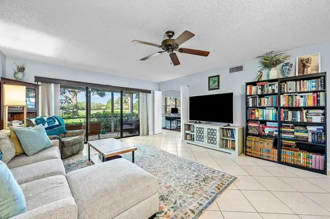 2900 SW 22nd Circle Delray Beach FL 33445