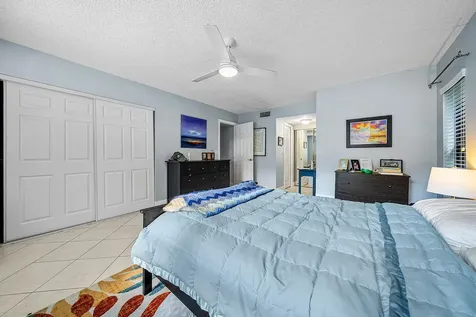 2900 SW 22nd Circle Delray Beach FL 33445