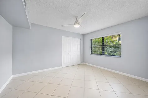 2900 SW 22nd Circle Delray Beach FL 33445