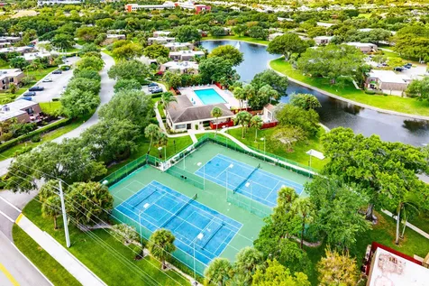 2900 SW 22nd Circle Delray Beach FL 33445