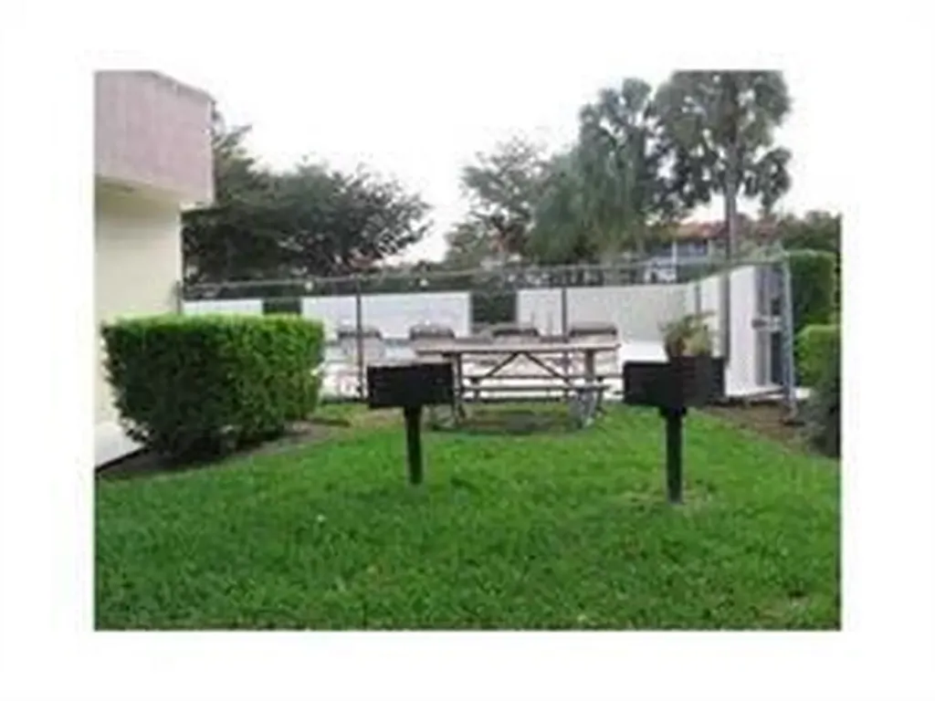 2771 Riverside Drive Coral Springs FL 33065